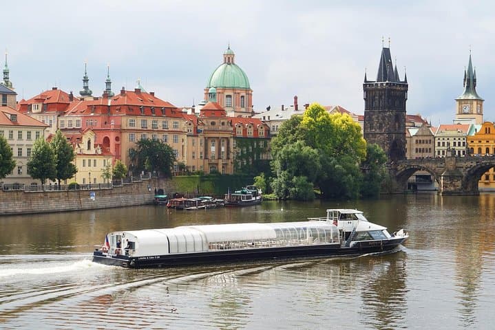 Private Family-Friendly Prague Walking Tour: 5-Hour Personalized Experience