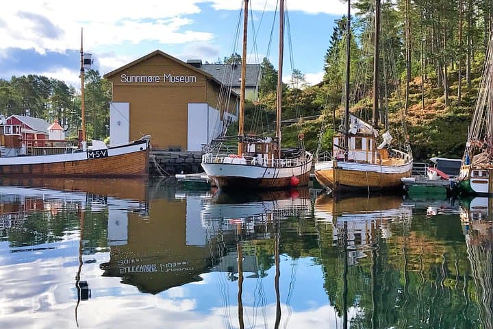 Ålesund 3-Hour Private Tour: Medieval Sunnmøre, Mount Aksla & Kongensgata photo 2