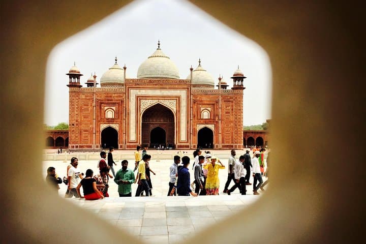 Same-Day Taj Mahal Car Tour: Delhi to Agra in One Day photo 1