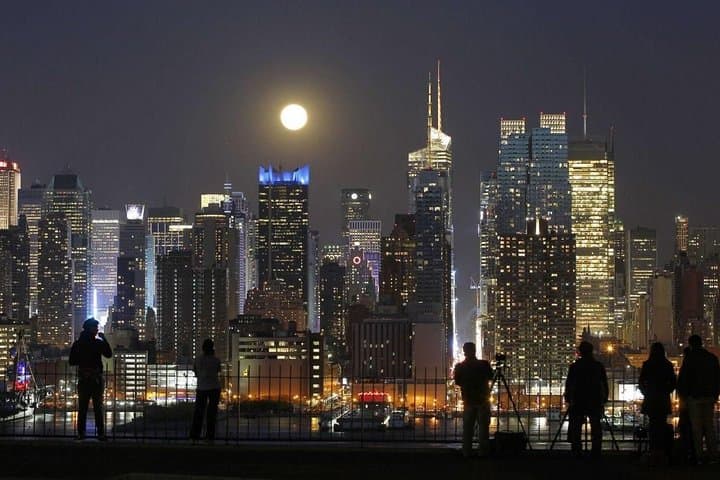 NYC Night Skyline Tour: Brooklyn Heights, Hoboken & Hamilton Park Views photo 2
