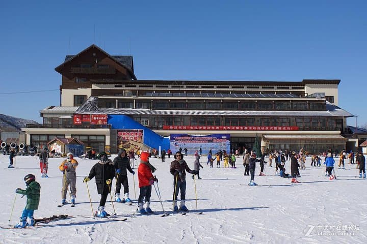 Private Day Tour: Badaling Ski Resort & Longqing Gorge Ice Lantern Festival from Beijing photo 2