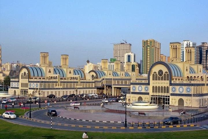 Sharjah and Ajman Day Tour: Mosques, Forts & Souks from Dubai