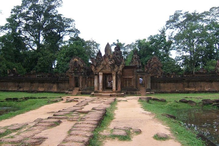 Kbal Spean & Banteay Srei: Private Guided Tour from Siem Reap photo 4