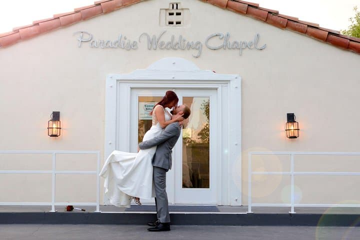 Quickie Las Vegas Wedding: Sign & Go at Paradise Wedding Chapel photo 2