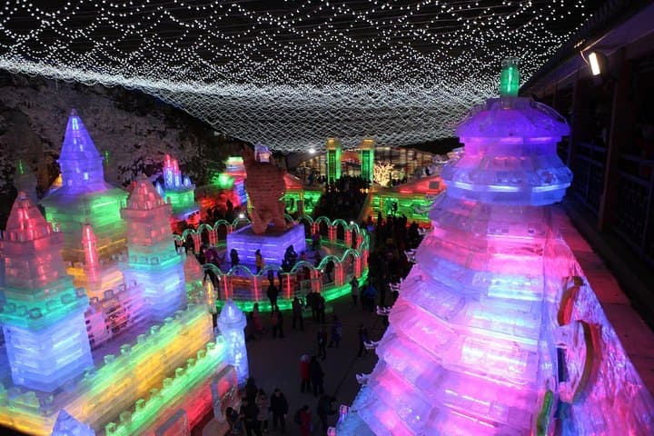 Private Day Tour: Badaling Ski Resort & Longqing Gorge Ice Lantern Festival from Beijing photo 4
