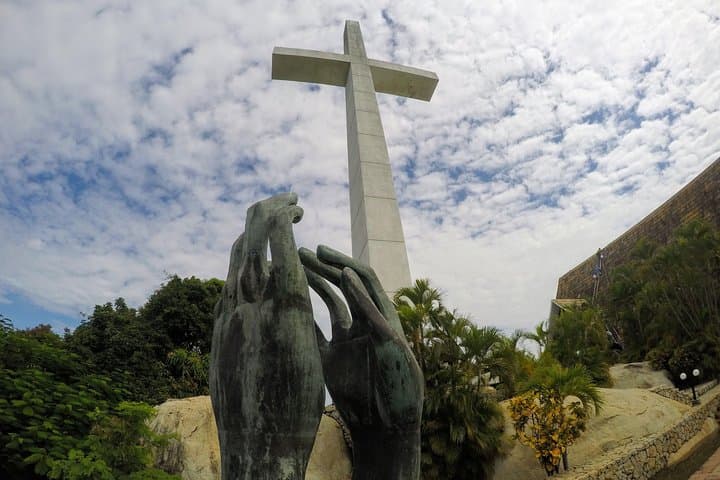 Acapulco 4-Hour Guided City Tour: La Quebrada Divers, Chapel of Peace & Coastal Drive photo 2