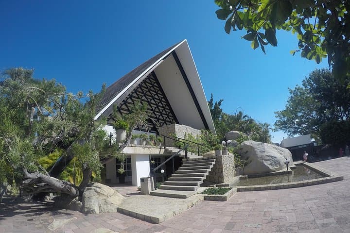 Acapulco 4-Hour Guided City Tour: La Quebrada Divers, Chapel of Peace & Coastal Drive photo 3