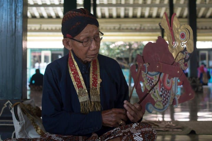 4-Day Jogjakarta & Solo Private Cultural Tour — Borobudur, Kraton, Batik photo 6