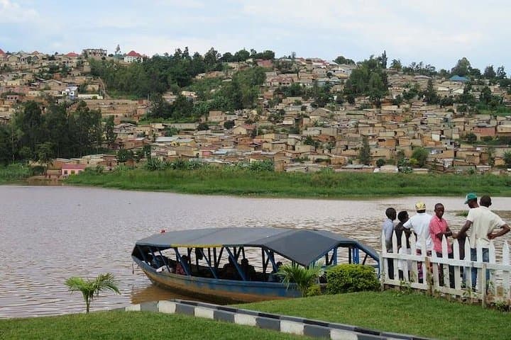 5-Day Private Tour of Rwanda: Kigali, Akagera & Lake Kivu Exploration
