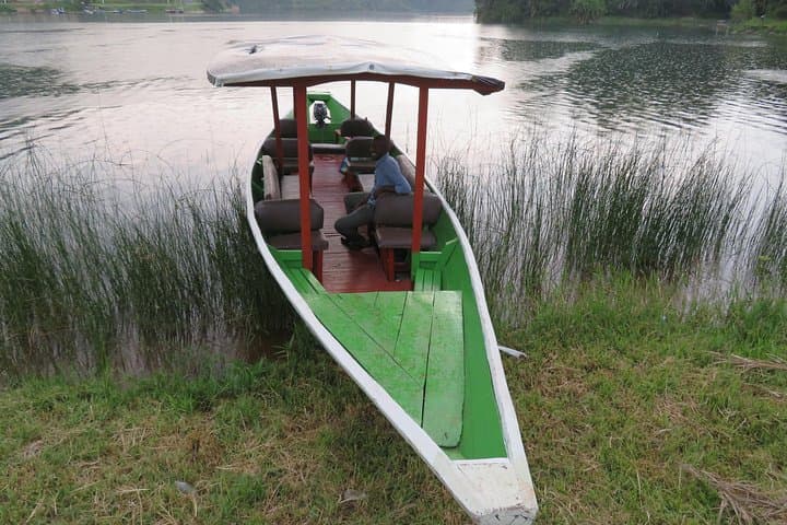 Lake Kivu Boat Excursion from Kibuye: Islands, Fruit Bats & Peaceful Waterways photo 6