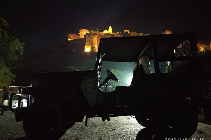 Jaipur Night Jeep Tour: Sunset at Amber Fort, Hawa Mahal & Local Dinner photo 1
