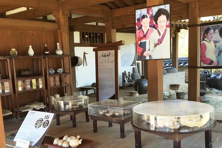 Private Day Trip to Korean Folk Village & Dae Jang Geum Park from Seoul photo 3