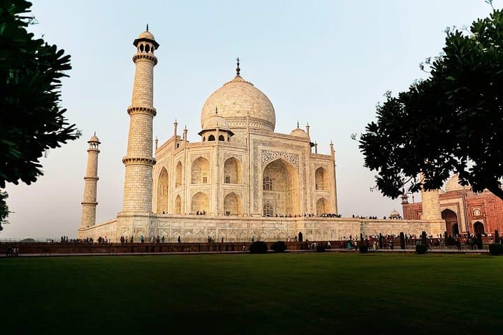 Same-Day Taj Mahal Car Tour: Delhi to Agra in One Day photo 2