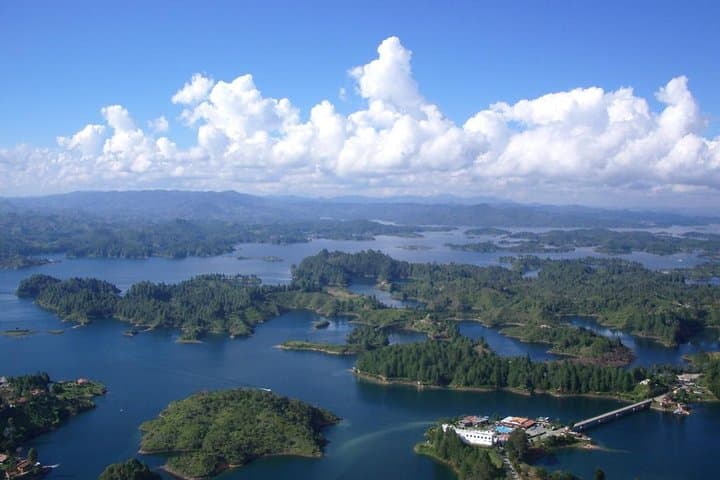 Private Guatape Tour: Climb El Peñol and Explore Colorful Guatapé