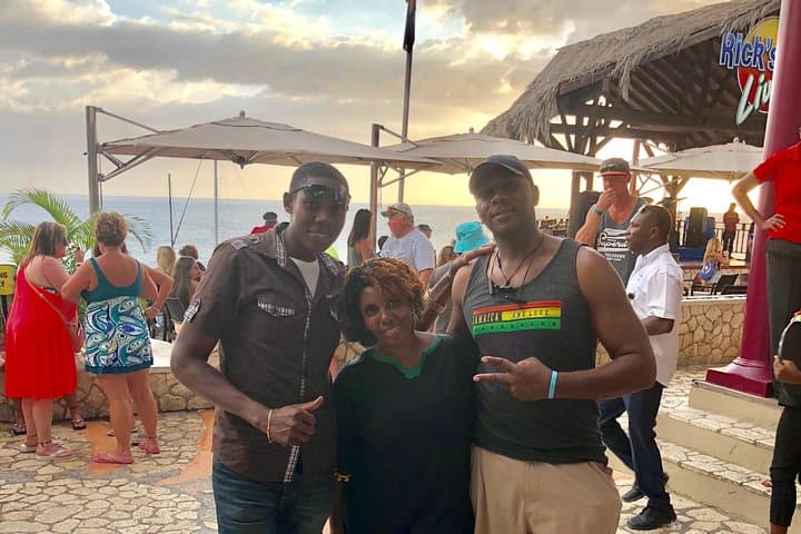 Montego Bay to Negril: Rick's Cafe Sunset & Cliff-Jumping Day Trip photo 5