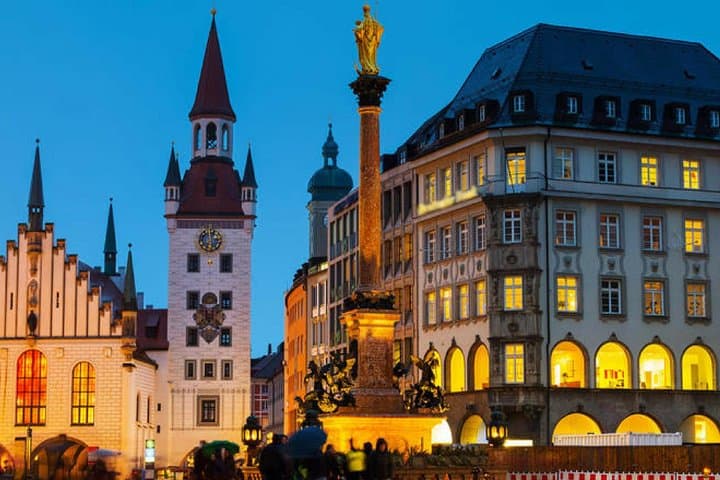 Munich Nightlife Walk: Private Guided Tour with Drinks photo 2