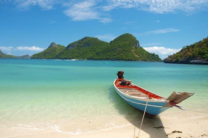 Angthong Marine Park Day Tour from Koh Samui — Kayaks, Snorkel & Emerald Lake photo 2