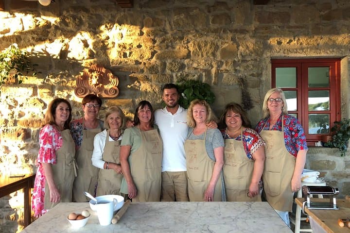 Week-Long Authentic Tuscany: Local B&Bs, Hilltop Villages & Wine Tasting