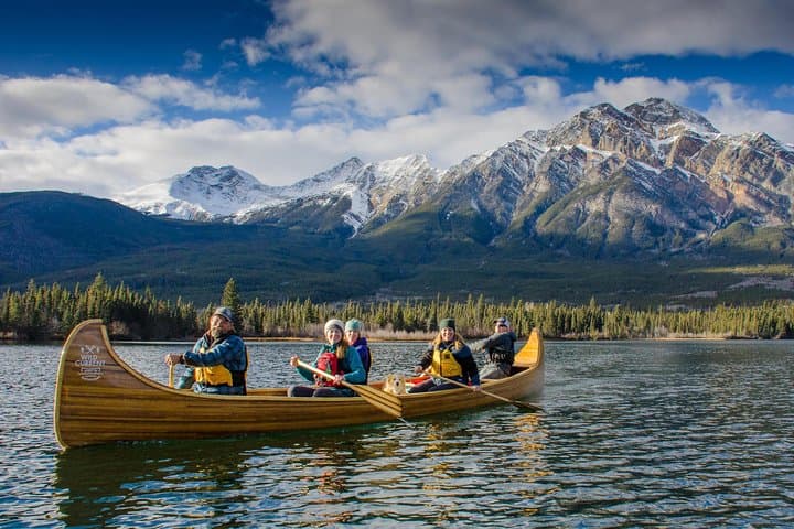 Pyramid Lake Cedar Canoe Tour — Guided Paddle in Jasper National Park