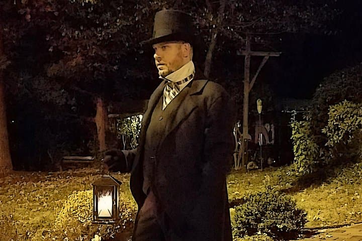 Candlelit Ghost Walk in Winston-Salem's West End: Carolina History & Haunts Tour