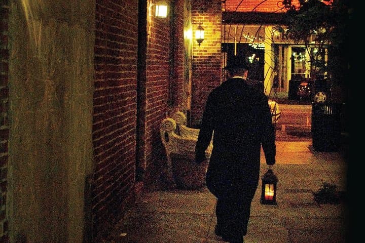 Greensboro Ghost Tour: Carolina History & Haunts — 90-Minute Candlelit Walk