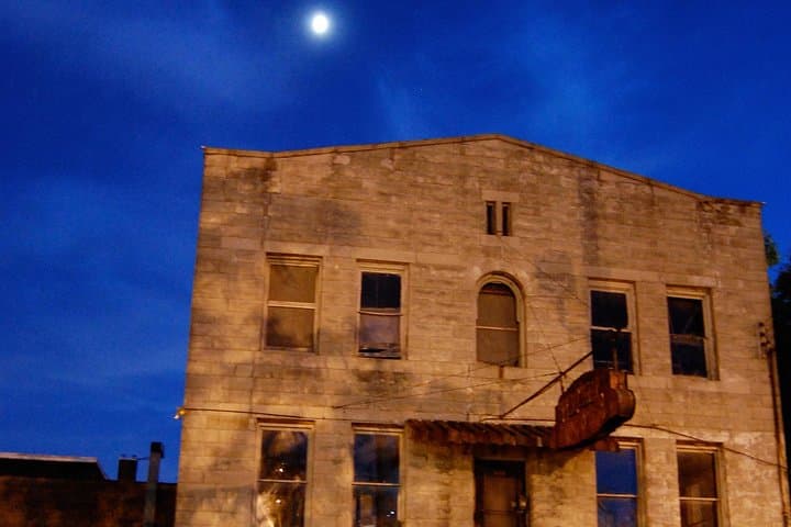 Haunted Memphis Walking Ghost Tour: South Main Paranormal Night Walk