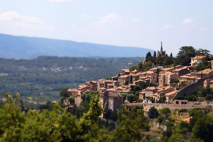 Luberon Hilltop Villages Day Tour: Gordes, Bonnieux, Roussillon & Sénanque photo 3