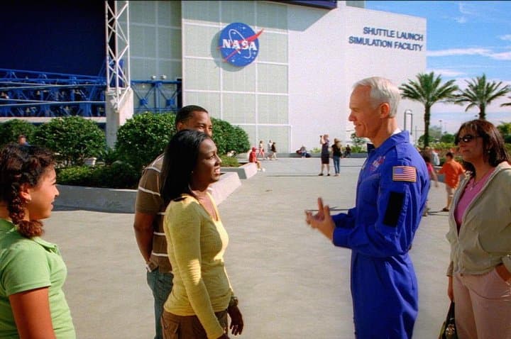 kennedy-space-center-deluxe-chat-with-an-astronaut-up-close-tour