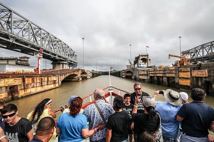 Panama Canal Partial Transit: Miraflores Locks Cruise & Culebra Cut Passage