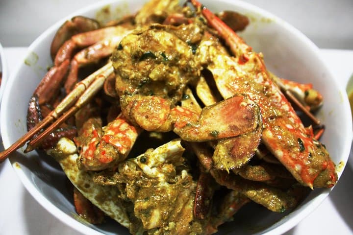 Sri Lankan Crab Curry Feast in a Colombo Home: Cook and Dine with a Local
