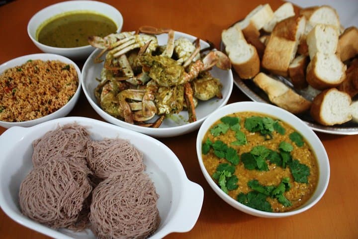 Sri Lankan Crab Curry Feast in a Colombo Home: Cook and Dine with a Local photo 2