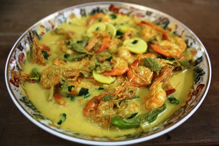Catch Fresh Lake Fish and Cook with a Local in Piliyandala