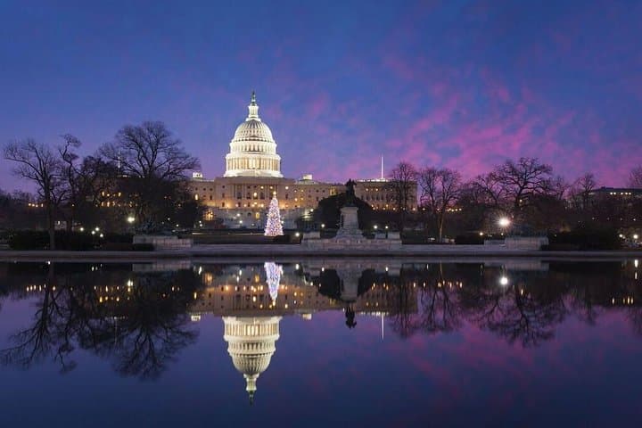 Washington DC Holiday Lights Tour & Old Town Alexandria Evening Bus Guide photo 3