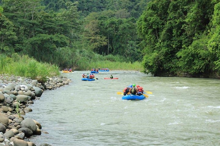 Savegre River Whitewater Rafting from Manuel Antonio — Class II–III Rapids & Waterfall photo 2