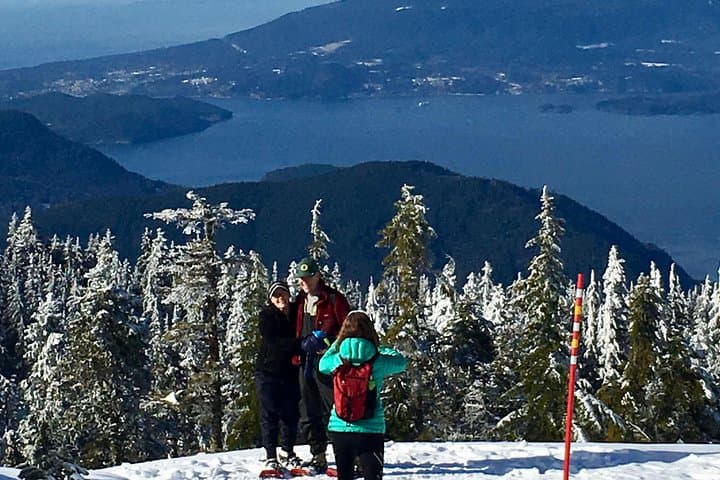 Vancouver Snowshoe Adventure: North Shore Snowshoeing Day Trip