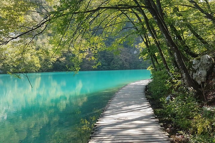 Private Day Trip to Plitvice Lakes from Zagreb — Guided and Independent Options photo 3