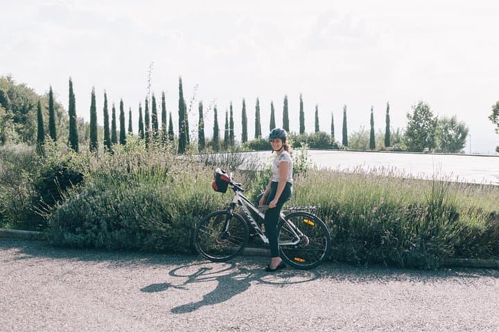 Private E-Bike Tour in Chianti: Vineyard Rides, Winery Lunch & Tasting photo 5