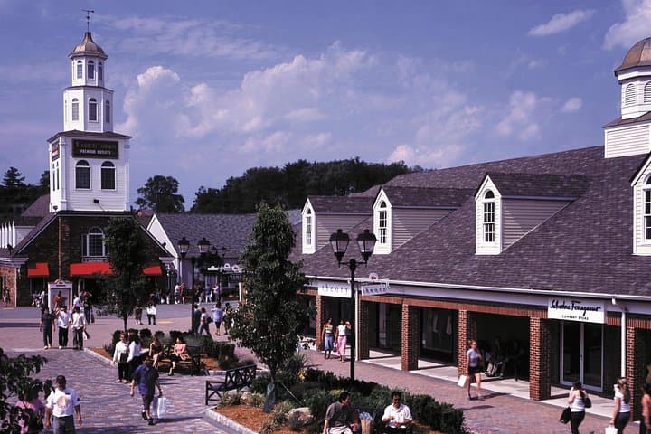 Helicopter Shopping Tour to Woodbury Common from NYC — Private Charter & Skyline Flight photo 1