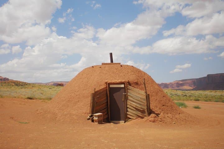 Monument Valley Hogan Overnight Experience: A Navajo Cultural Immersion Under Desert Stars