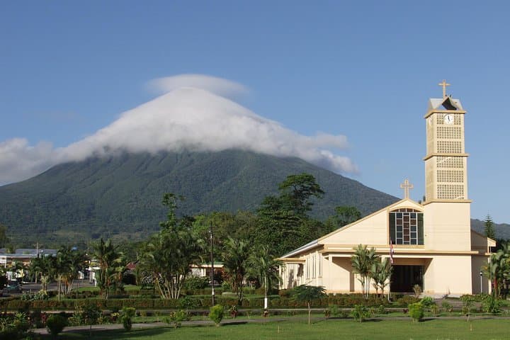La Fortuna Waterfall, Mistico Hanging Bridges & Arenal Volcano: One-Day Combo Tour photo 3