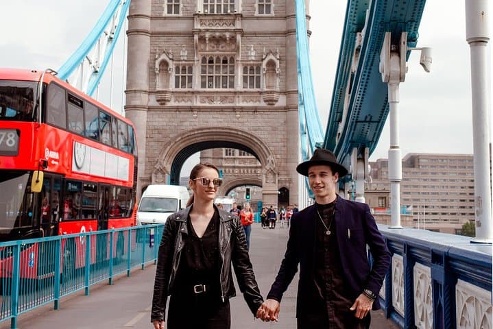 Private Tower Bridge Photoshoot - 2-Hour Professional London Photo Session photo 4