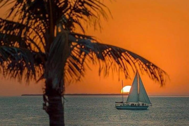 Key West Champagne Sunset Sail: 90-Minute Harbor Cruise with Drinks photo 2