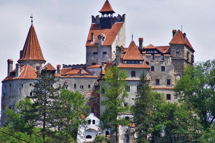 4-Day Private Transylvania Tour from Bucharest: Castles, Saxon Villages & Transfagarasan photo 2