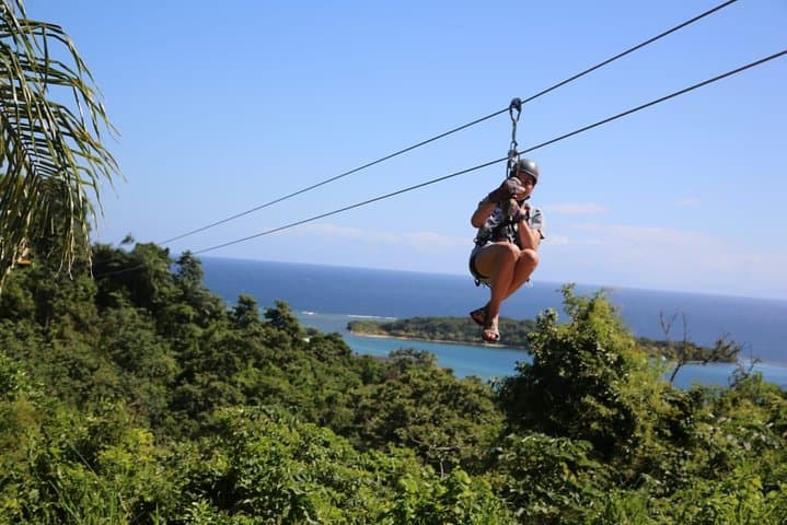 Roatán Zipline & Snorkel Adventure: 16-Line Canopy, Wildlife Park, and Coral Reef photo 5