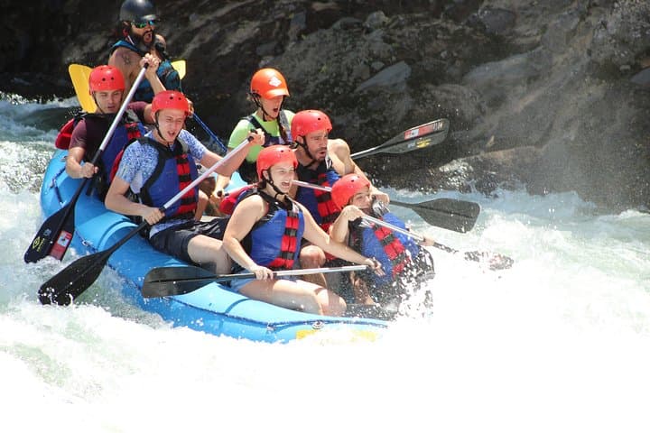 Arenal Whitewater Rafting: 13 km of Class III–IV Rapids with Lunch & Photos photo 3