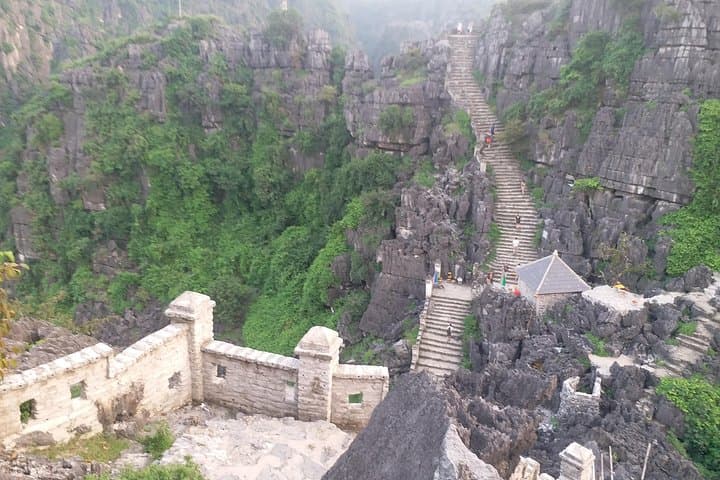 2-Day Ninh Binh Adventure: Trang An Boats, Mua Cave Views & Cuc Phuong Trek photo 3