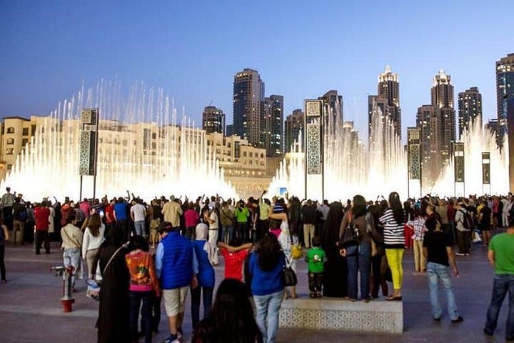 Dubai Fountain Walk Bridge: Boardwalk Viewing of Downtown Dubai’s Fountain Show photo 3