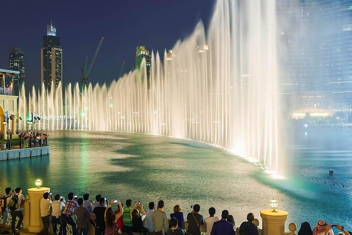 Dubai Fountain Walk Bridge: Boardwalk Viewing of Downtown Dubai’s Fountain Show photo 2