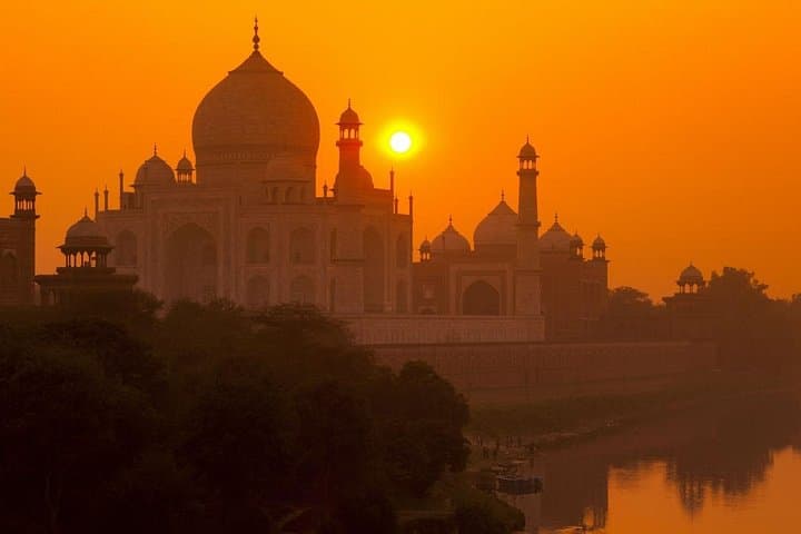 Taj Mahal Sunrise Tour from Delhi — Private Day Trip to Agra photo 2