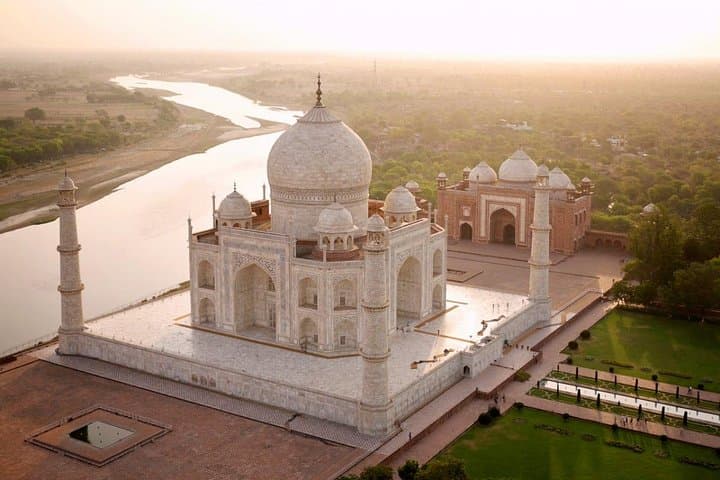 2-Day Agra Escape from Kolkata: Taj Mahal Sunset at Mehtab Bagh & Agra Fort
